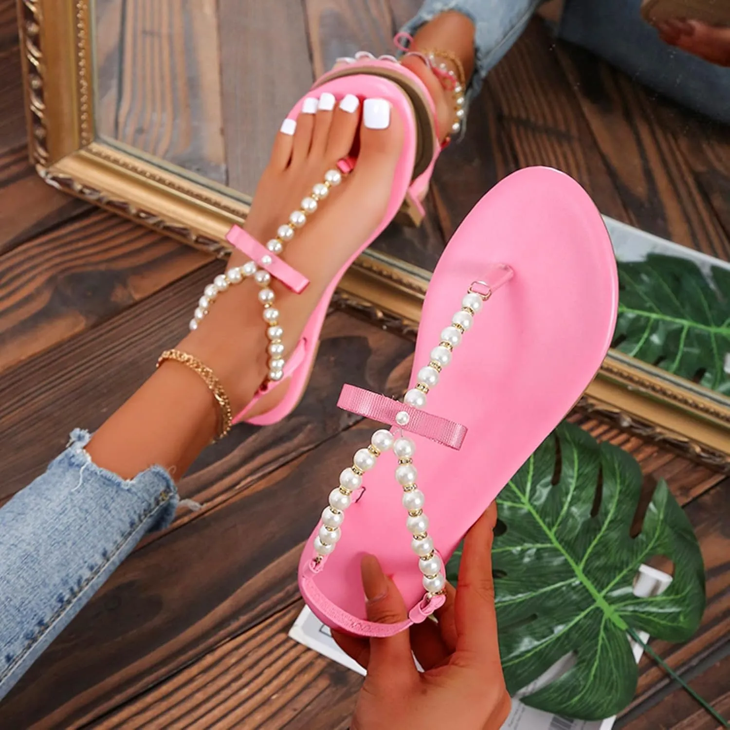 Womens Thong Pearl Beaded Flat Sandals Fashion Round Toe Clip Toe Bowknot Elastic Strap Slip-on Shoes Summer Casual Ladies Beach Slipper