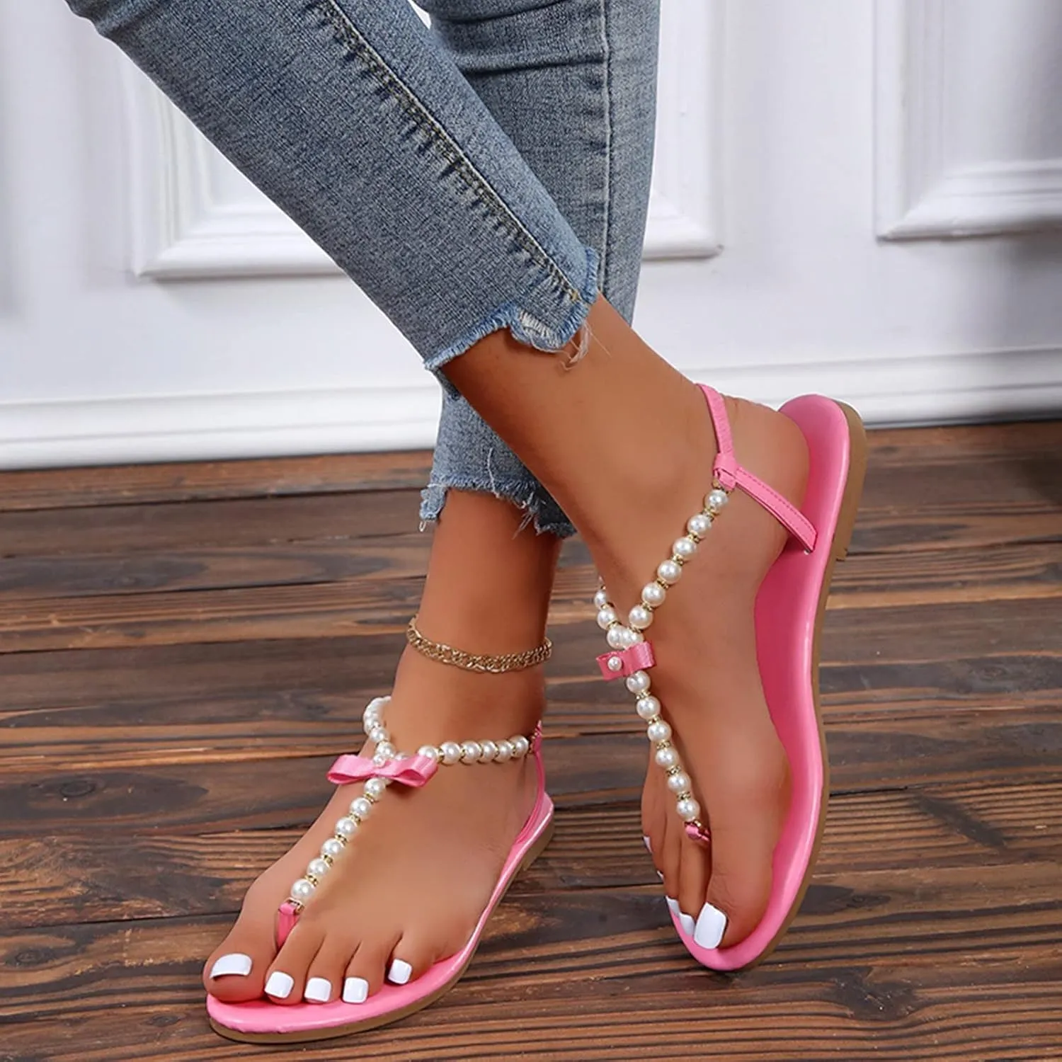 Womens Thong Pearl Beaded Flat Sandals Fashion Round Toe Clip Toe Bowknot Elastic Strap Slip-on Shoes Summer Casual Ladies Beach Slipper